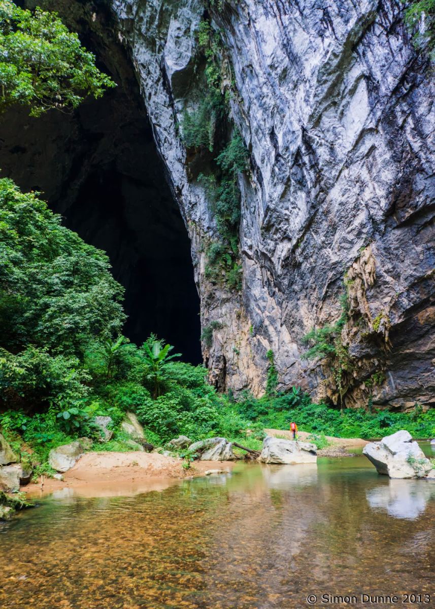 The back exit of Hang En Cave