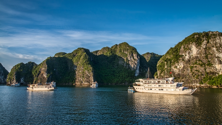Cruise_170932859 What is it like to take a cruise trip in Bai Tu Long Bay?
