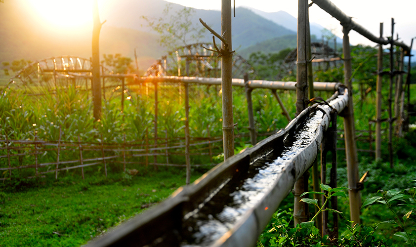 Water-wheels-and-bamboo-pipes