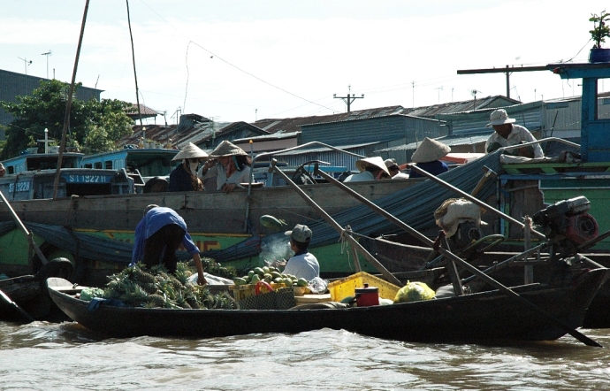 floating market mekong cai be cai rang 