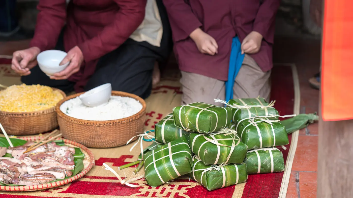 Vietnam-Tet-Holiday-Vietnamese-New-Year-8-Banh-Chung