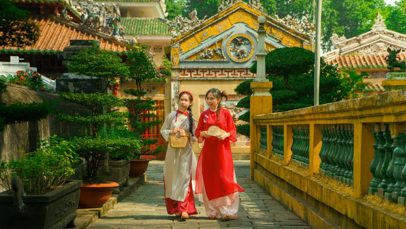 Vietnam-Tet-Holiday-Vietnamese-New-Year-15